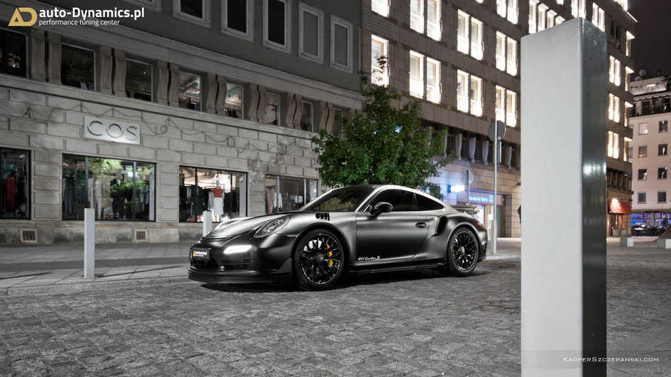 Porsche 911 Turbo S Dark Knight