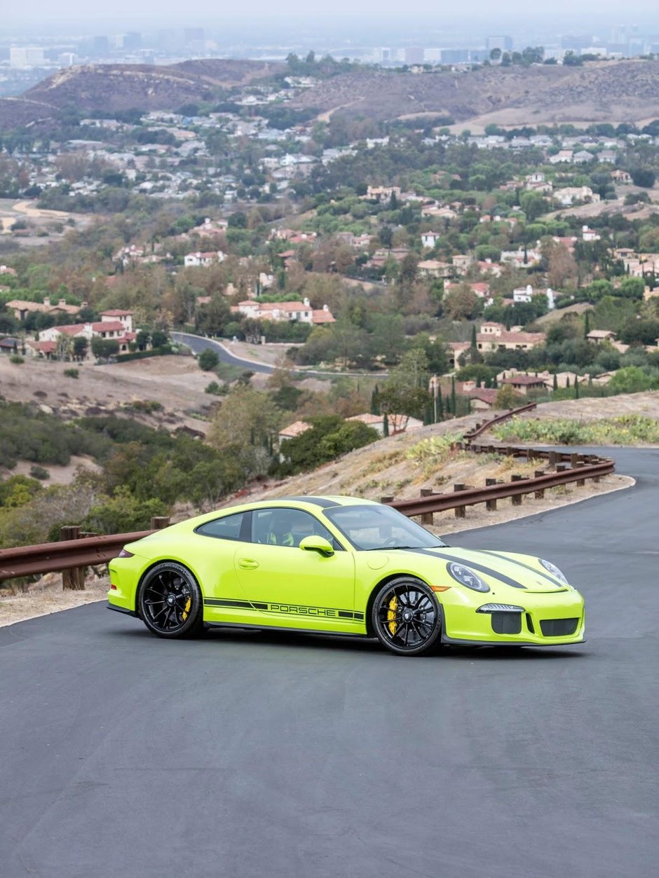 Porsche 918 Spyder si 911 R de vanzare