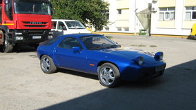 Porsche 928