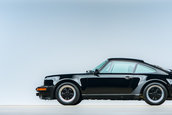 Porsche 930 Turbo cu 11.979 de kilometri la bord