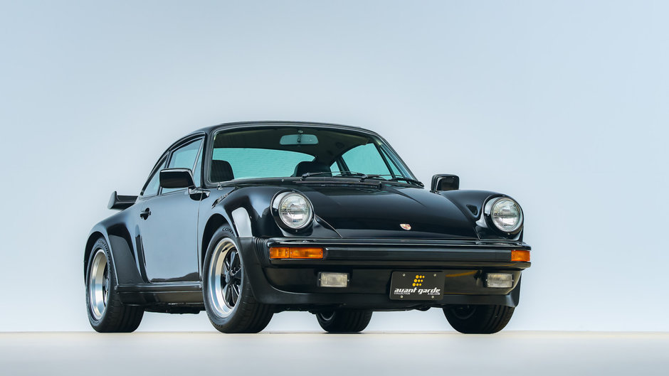 Porsche 930 Turbo cu 11.979 de kilometri la bord