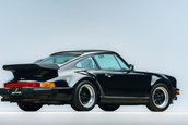 Porsche 930 Turbo cu 11.979 de kilometri la bord