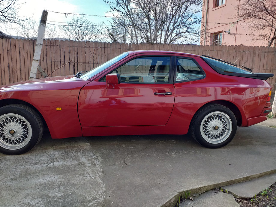 Porsche 944 S