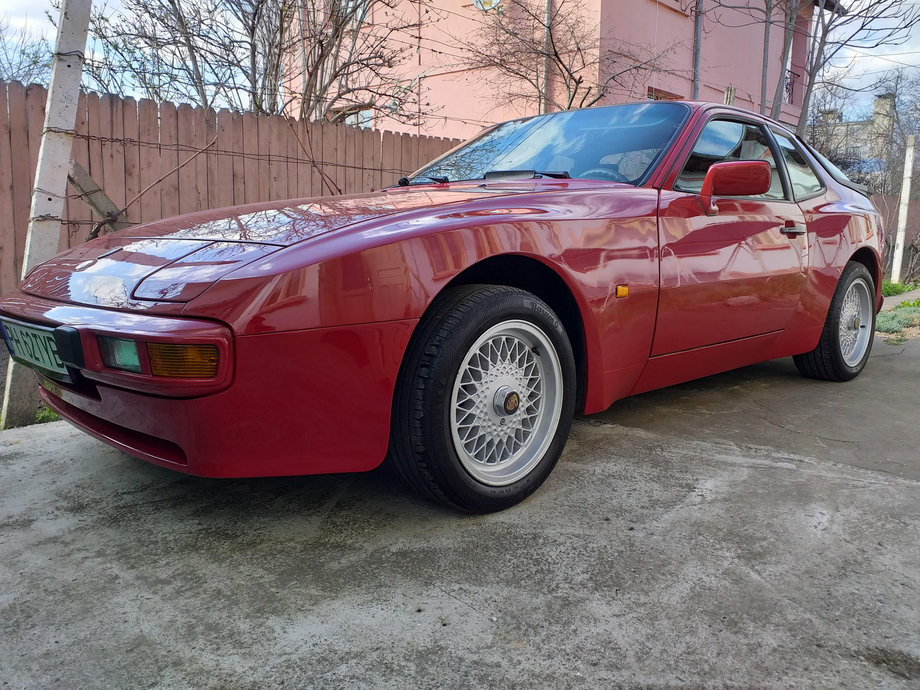 Porsche 944 S