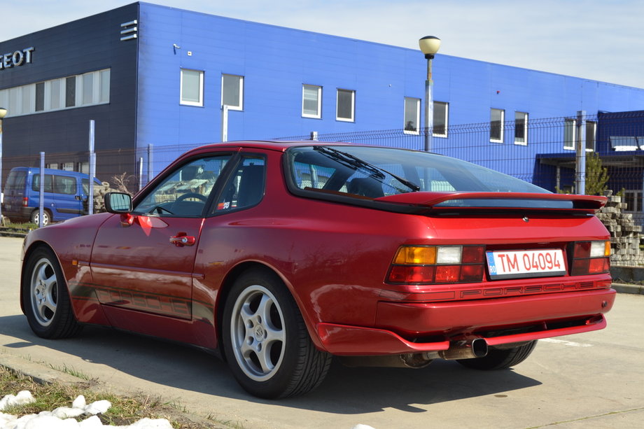 Porsche 944 S