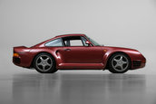 Porsche 959 cu 13.119 kilometri la bord