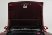 Porsche 959 cu 13.119 kilometri la bord