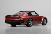 Porsche 959 cu 13.119 kilometri la bord