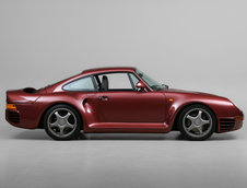 Porsche 959 cu 13.119 kilometri la bord