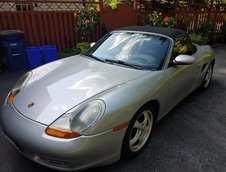 Porsche Boxster la 5.800 de dolari