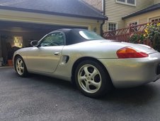 Porsche Boxster la 5.800 de dolari