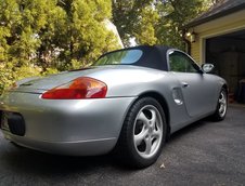 Porsche Boxster la 5.800 de dolari