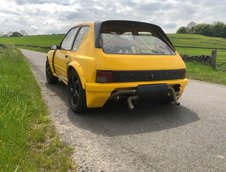 Porsche Boxster transformat in Peugeot 205