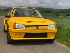 Porsche Boxster transformat in Peugeot 205