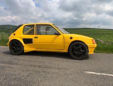 Porsche Boxster transformat in Peugeot 205