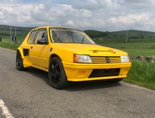 Porsche Boxster transformat in Peugeot 205