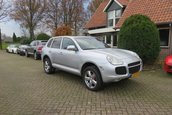 Porsche Cayenne cu 365.000 km la bord