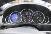 Porsche Cayenne cu 365.000 km la bord