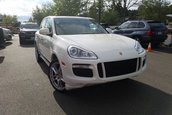 Porsche Cayenne GTS cu transmisie manuala