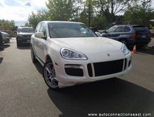 Porsche Cayenne GTS cu transmisie manuala