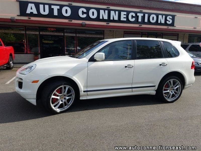 Porsche Cayenne GTS cu transmisie manuala