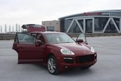 Porsche Cayenne GTS cu transmisie manuala