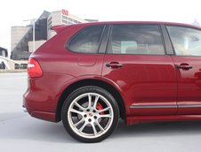 Porsche Cayenne GTS cu transmisie manuala