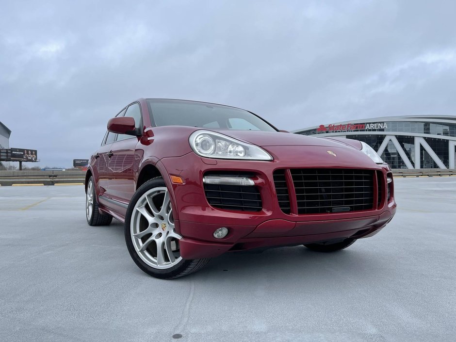 Porsche Cayenne GTS cu transmisie manuala