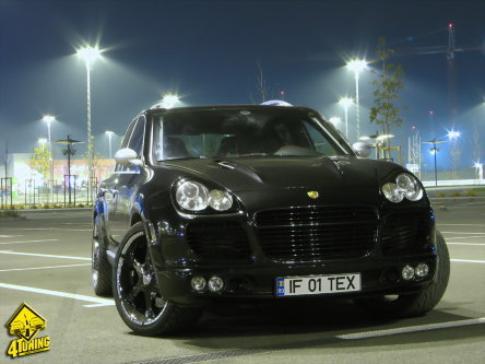 Porsche Cayenne S - Are you looking at me?
