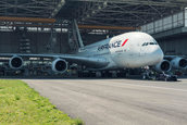 Porsche-le Cayenne tracteaza Airbus-ul A380