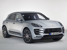 Porsche Macan Turbo cu pachetul Performance