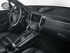 Porsche Macan Turbo cu pachetul Performance