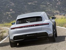 Porsche Mission E Cross Turismo