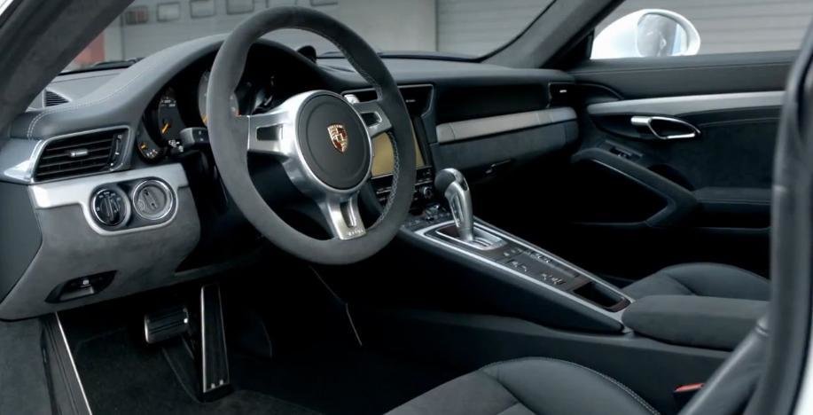 Porsche ne arata in detaliu interiorului lui 911 GT3 Porsche ne arata in detaliu interiorului lui 911 GT3