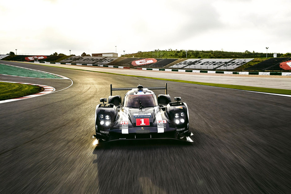 Porsche ne dezvaluie noul 919 Hybrid, monopostul care promite sa castige anduranta