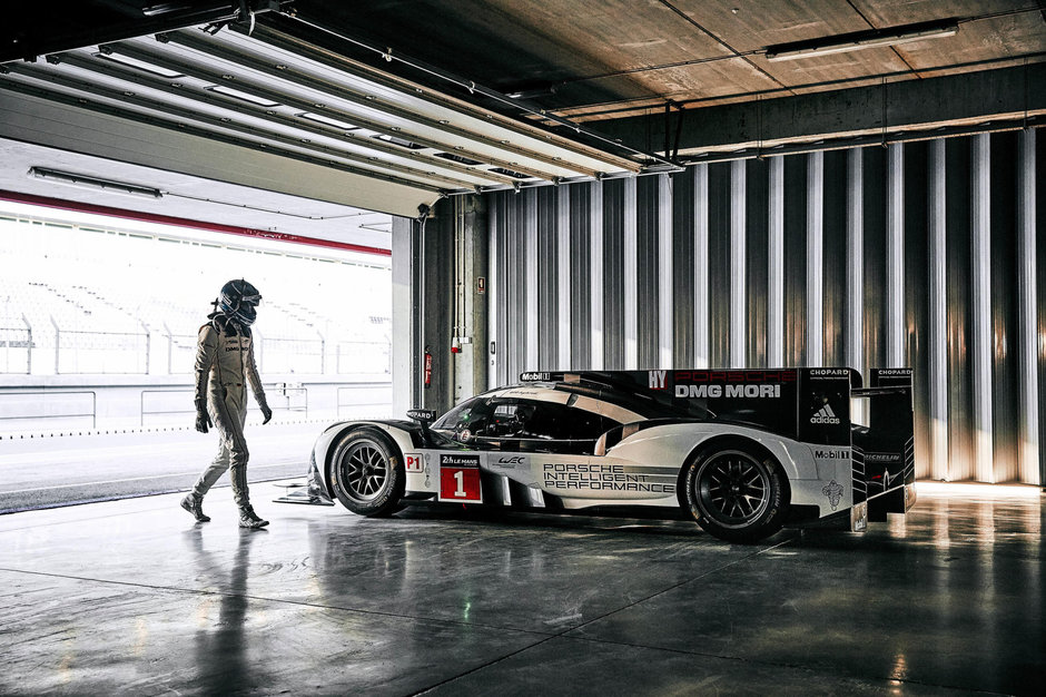 Porsche ne dezvaluie noul 919 Hybrid, monopostul care promite sa castige anduranta