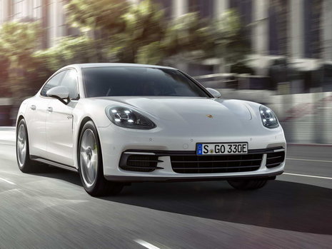 Porsche Panamera 4 E-Hybrid