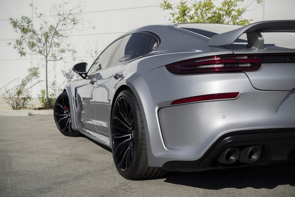 Porsche Panamera cu bodykit TechArt GT