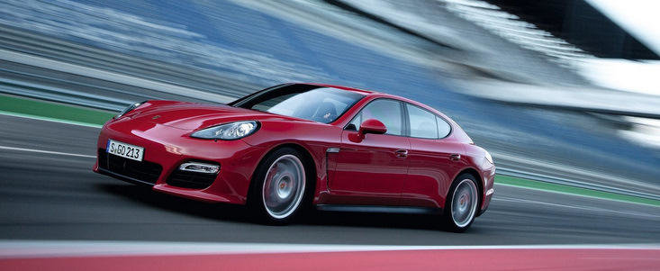 Porsche Panamera GTS ia cu asalt circuitul