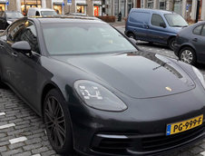 Porsche Panamera in Olanda