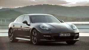 Porsche Panamera Turbo S isi face aparitia in primul video oficial!