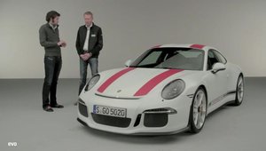 Porsche revine la origini. Noua editie 911 R are motor aspirat si cutie manuala