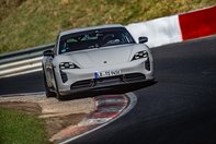 Porsche Taycan Turbo S la Nurburgring