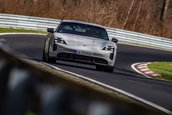 Porsche Taycan Turbo S la Nurburgring