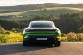 Porsche Taycan Turbo si Turbo S