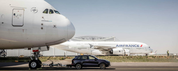 Porsche-ul care a tractat un Airbus A380 si a fost condus inapoi la Londra