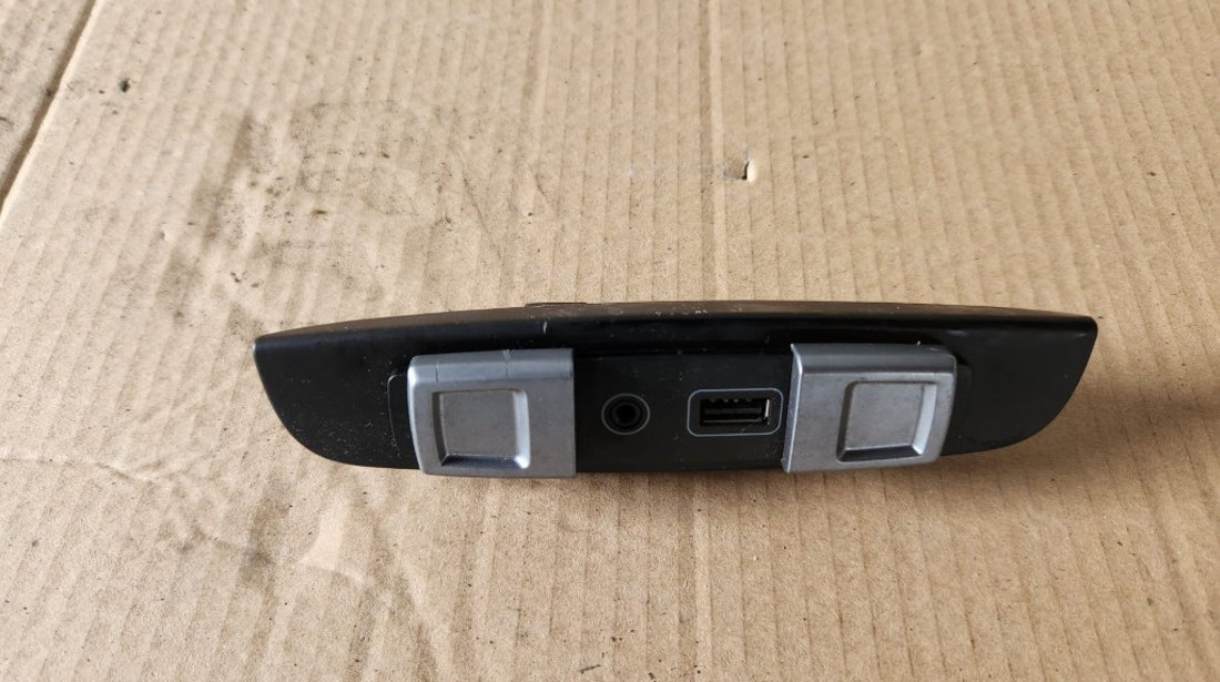 Port usb + auxiliar Seat Leon 1P 1.2 TSI an 2011 Cod : 1P0035726A