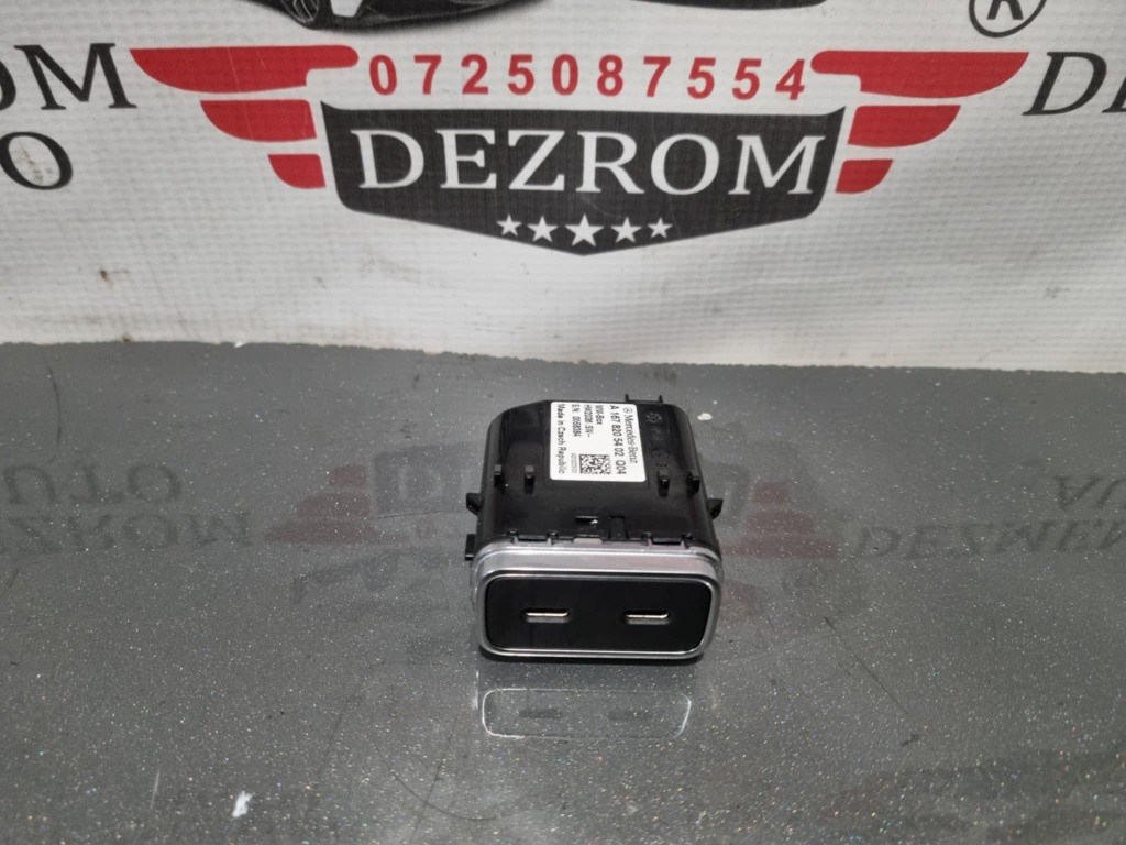 Port USB tip C A1678205402 Mercedes-Benz GLE (C167) AMG 53 Plug-in Hybrid 4-matic+ 544 cai