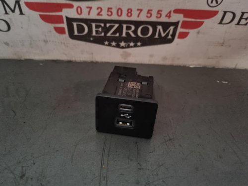 Port USB + USB Type C LB5T-14F014-CC Ford Kuga Mk3 2.5 Duratec Plug-in-Hybrid 224 cai
