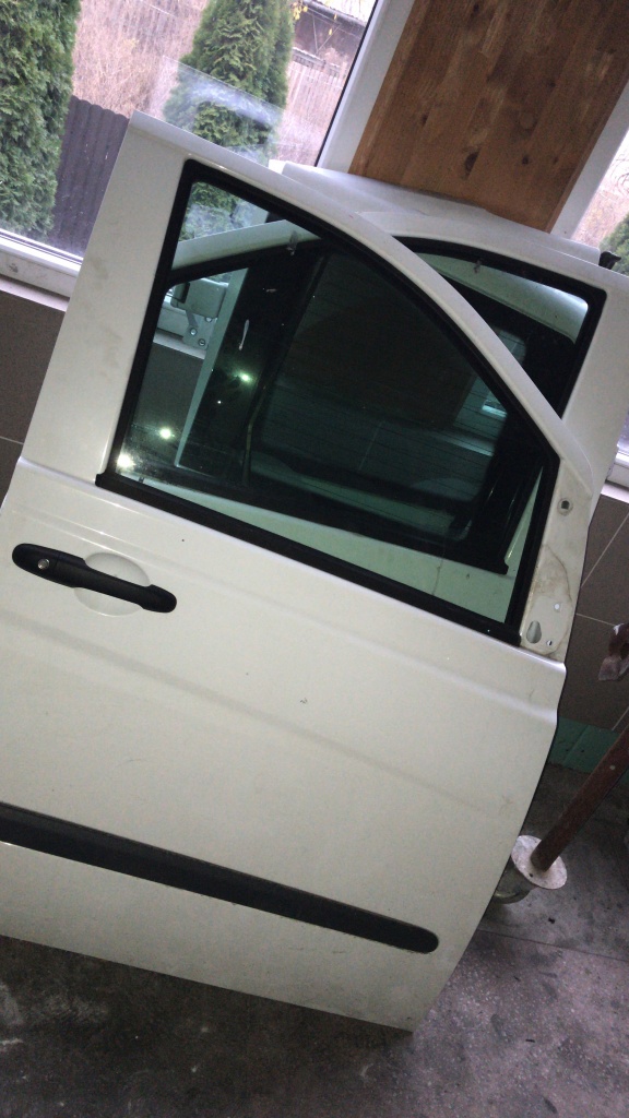 Portiera fata Mercedes Vito an 2011